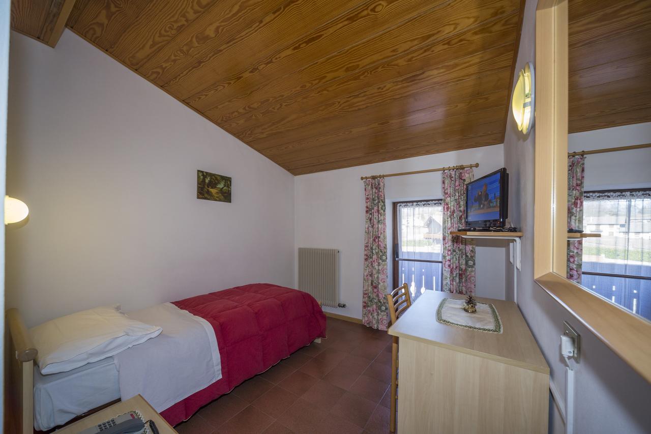 Hotel Trentino Folgaria Bagian luar foto